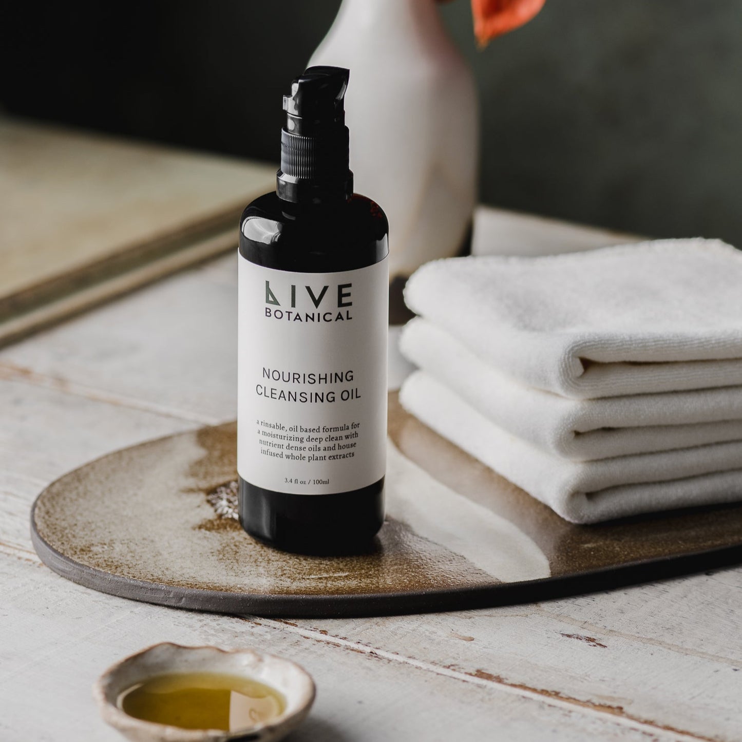 LIVE BOTANICAL: Nourishing Cleansing Oil